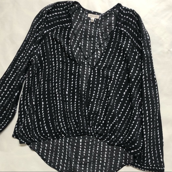 Silence + Noise black and white cross front top - Picture 2 of 5